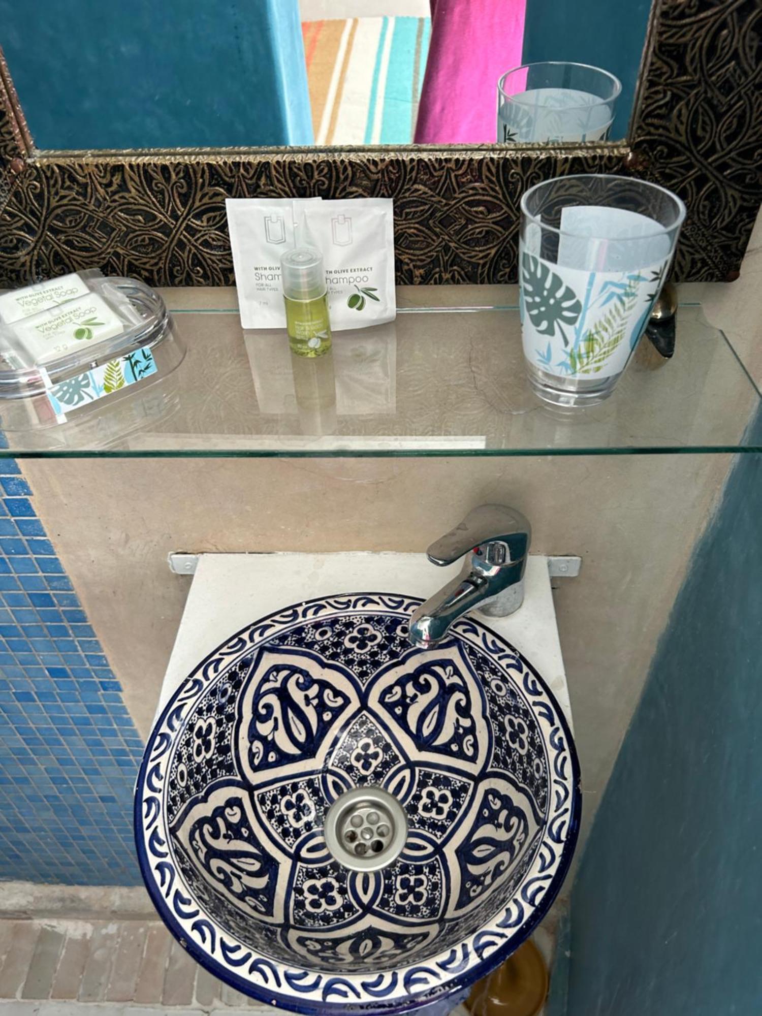 Riad Amazing Amazigh Avec Jacuzzi Petit Dejeuner Compris Avec Aussi Chambres Familiales Pres De La Place Jemaa El Fna Marrakesh Extérieur photo